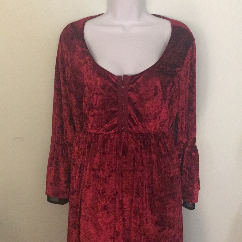 Velvet bell 🔔 sleeve dress